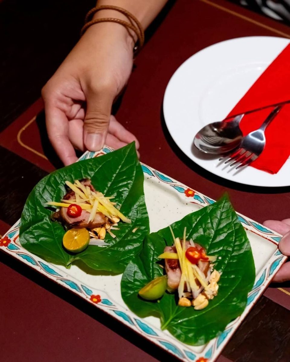 Smoked Duck Betel Leaf Wrap